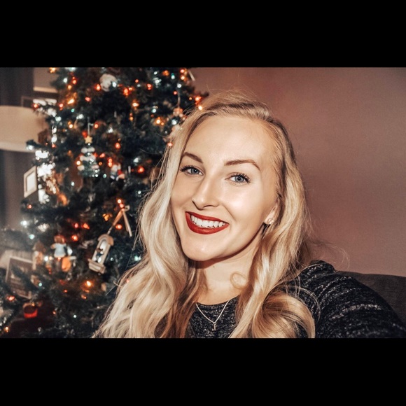 Meet your Posher, Kelsy - Picture 1 of 1